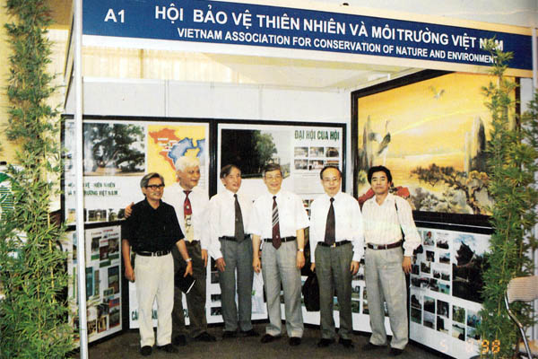 30[-]NĂM[-]VACNE:[-]Đồng[-]tổ[-]chức[-]Hội[-]nghị[-]Môi[-]trường[-]toàn[-]quốc[-]lần[-]đầu[-]tiên